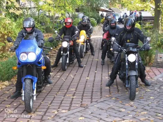 Klaar om te gaan motorrijden vanuit Villa Löwenherz Klaar om te gaan motorrijden vanuit Villa Löwenherz