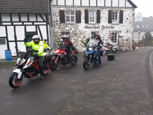 Motorrijders weten Gasthof Feische te vinden Motorrijders weten Gasthof Feische te vinden