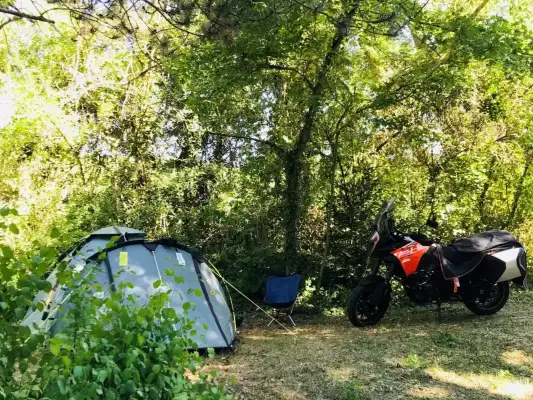 Motorkamperen bij Le Camping Moto