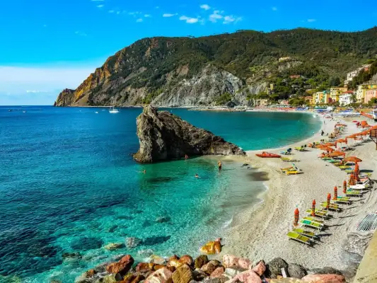 Een strand in Ligurië Italië Een strand in Ligurië Italië