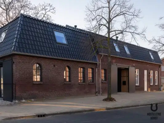 Het aanzicht van Hostellerie Horst Het aanzicht van Hostellerie Horst