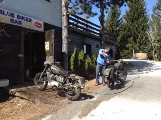Een wasplek voor de motoren is bij Blue Mountain Hotel aanwezig Een wasplek voor de motoren is bij Blue Mountain Hotel aanwezig